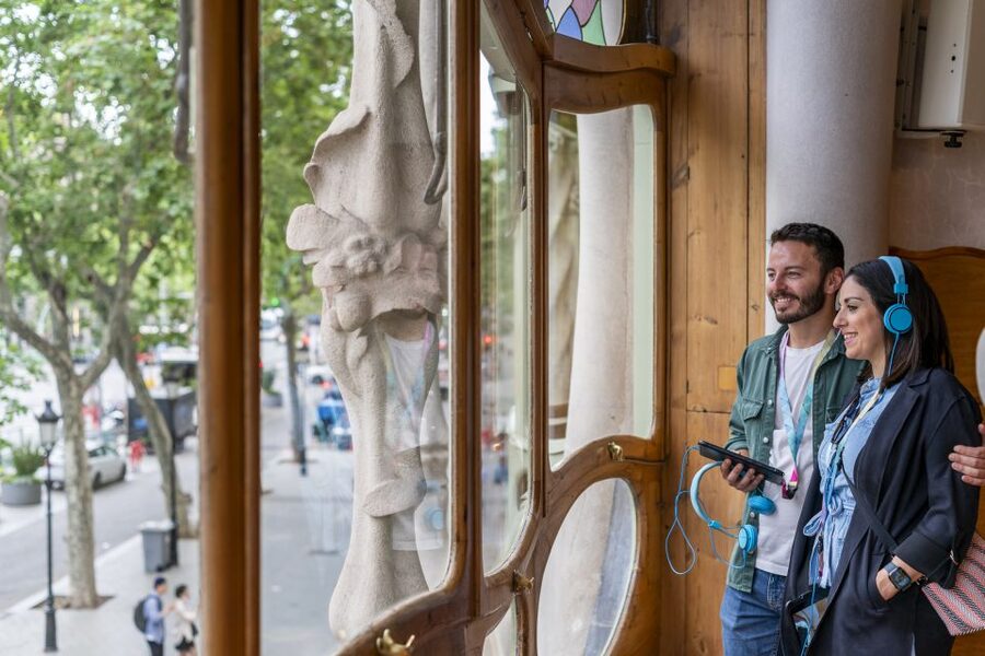 Barcelona: Casa Batlló Be The First Entry Ticket - Pickup and self-guided setup: audio guide, tablet, and where to start