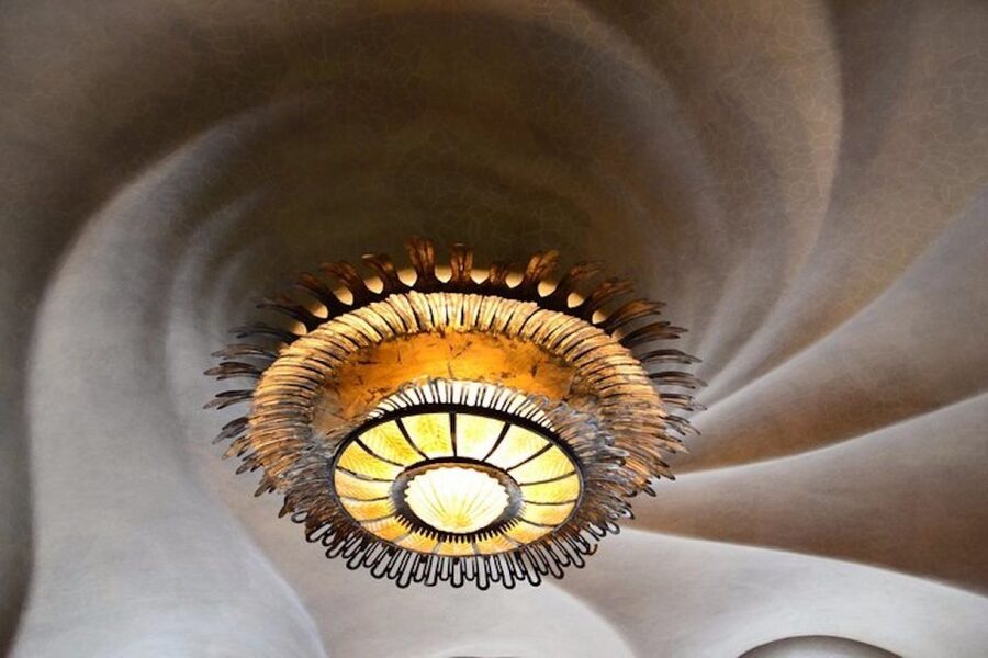 Barcelona: Casa Batlló, La Pedrera, & Chocolate Tasting Tour - Starting on Passeig de Gràcia, In Front of Loewe