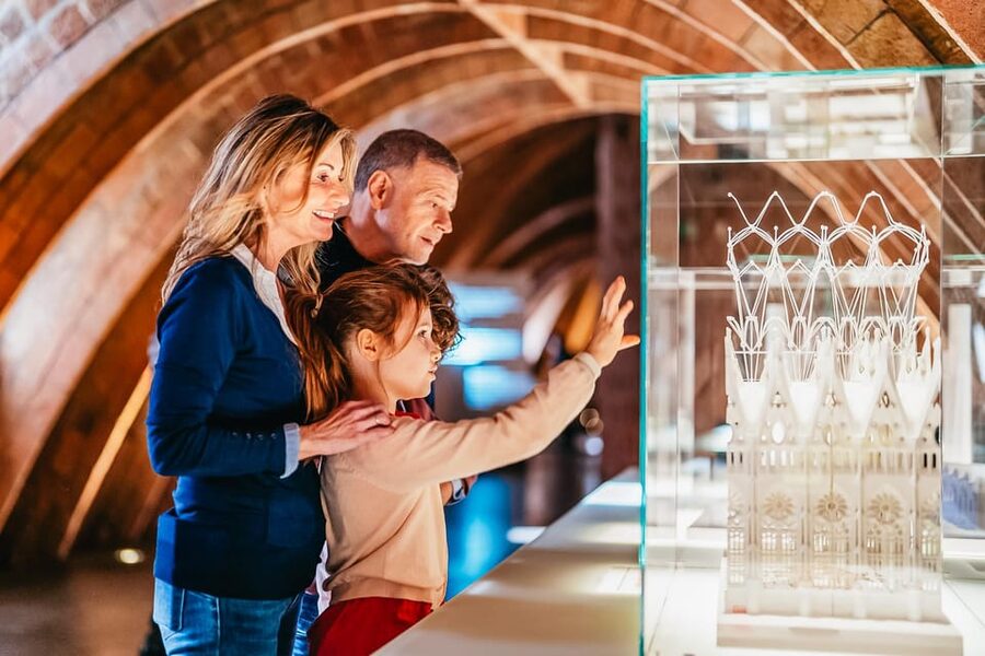 Barcelona: Casa Milà Early-Morning Access Guided Tour - Key things that make this Casa Milà tour special