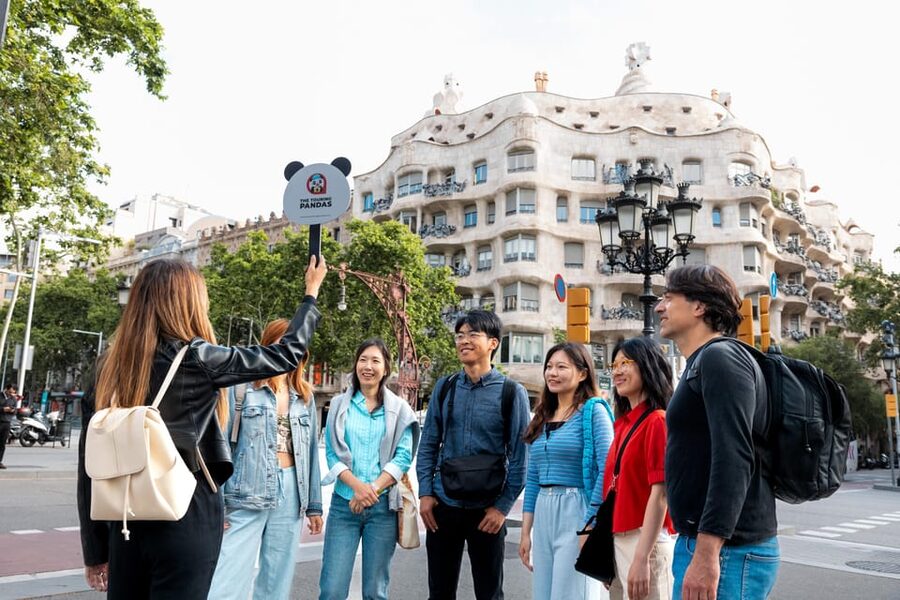 Barcelona: Casa Vicens, Pedrera, and Casa Batlló Guided Tour - Key moments and what you should look for