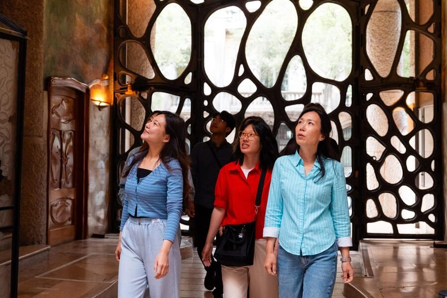 Barcelona: Casa Vicens, Pedrera, and Casa Batlló Guided Tour - A smart way to see three Gaudí icons without losing half a day
