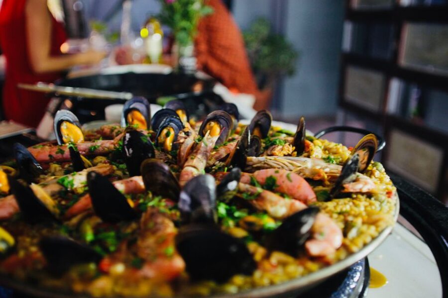 Barcelona: Catalan Paella Cooking Class - Finding Jaume Puigvert 13B near Park Guell