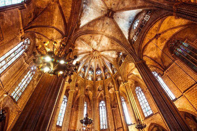 Barcelona Cathedral: Ticket, Guided Tour, Terrace + VR Experience - VR Glasses and Historical Reconstructions: Worth It When It Works