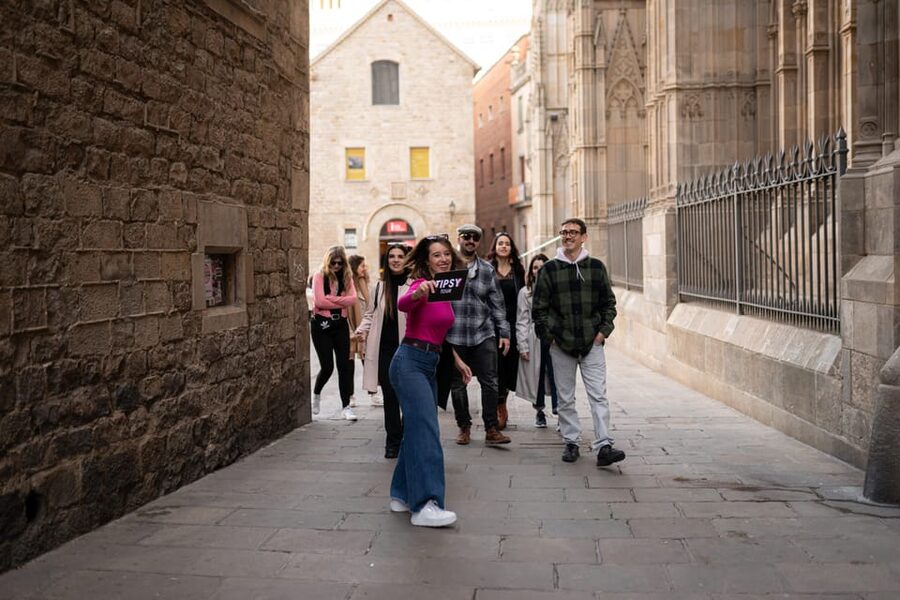 Barcelona: Cathedrals and Squares Walking Tour - Stop 2: Els Quatre Gats, a quick lesson in local culture