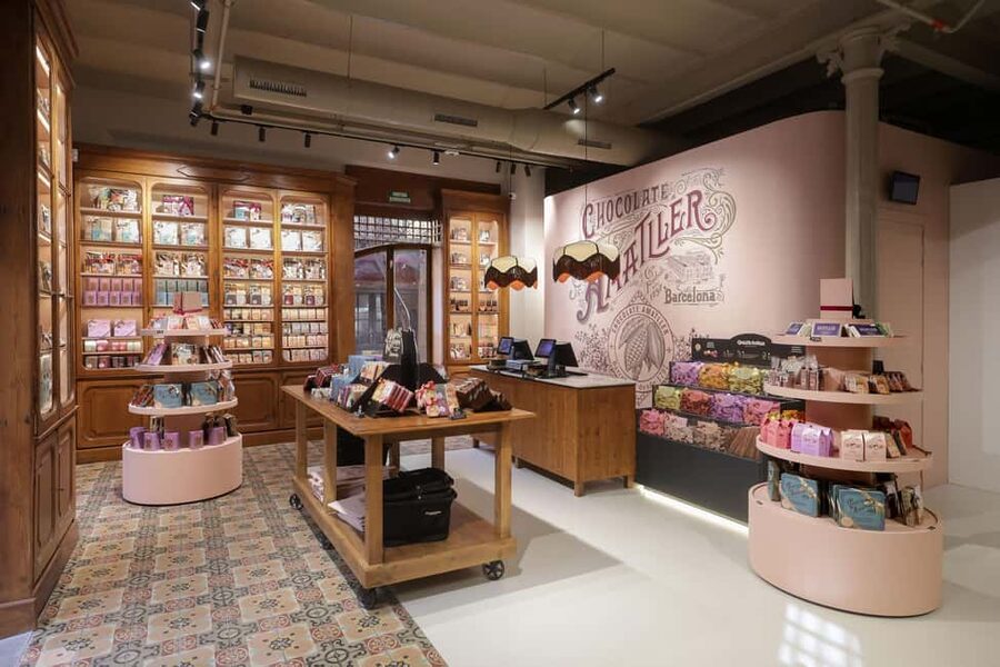 Barcelona & Chocolate Amatller History and Culture + Activity and Tasting - Plaça de les Olles: starting where the chocolate story began