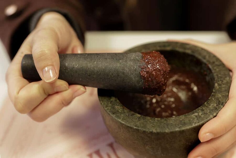 Barcelona & Chocolate Amatller History and Culture + Activity and Tasting - Small group guide energy: what you can expect from the tour style