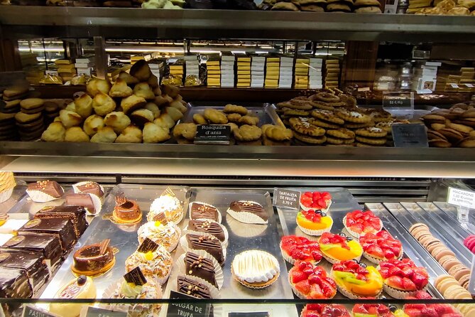 Barcelona Christmas Walking Tour - Christmas restaurant stop and how to get better food on your own