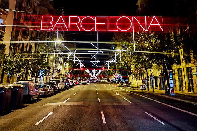 Barcelona Christmas Walking Tour - Ending at Casa Batlló: Christmas show finish near the lights
