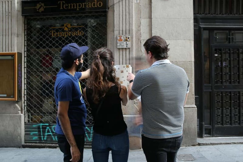 Barcelona: City Exploration Treasure Hunt - The missing professor story is what makes this Gothic Quarter walk click