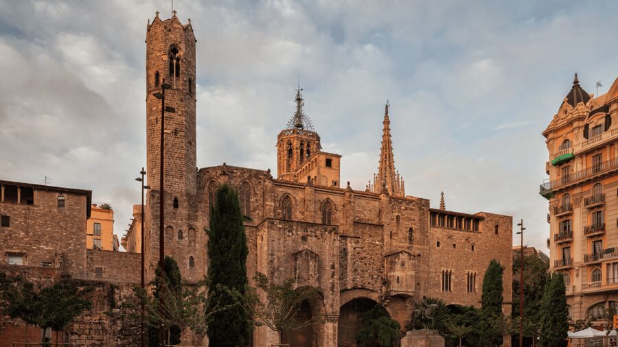 Barcelona: City Exploration Treasure Hunt - Price and value: $25 per person for an active 2.5-hour day