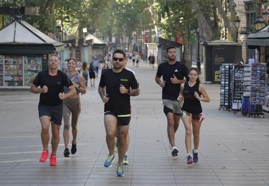 Barcelona: City Highlights Guided Running Tour - La Rambla on foot, plus the best part: what to eat and drink nearby
