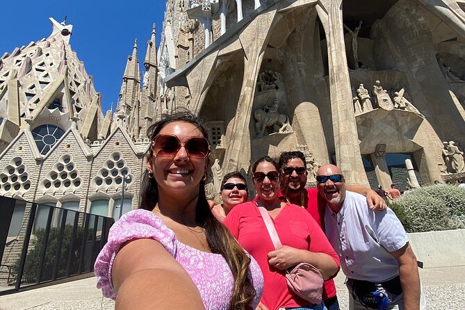 Barcelona City Tour: Gothic Pedrera, Sagrada Familia & Park Güell - Park Güell: Gaudí’s public fantasy (and a real viewpoint day)
