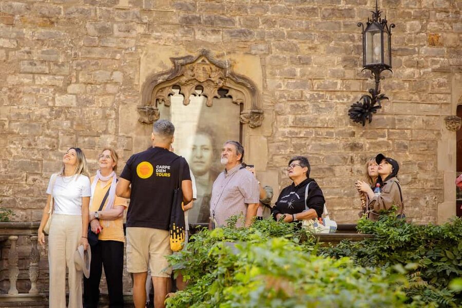 Barcelona: City Walking Tour with Local Guide - Why the Guide Changes Everything (Even in Busy Streets)