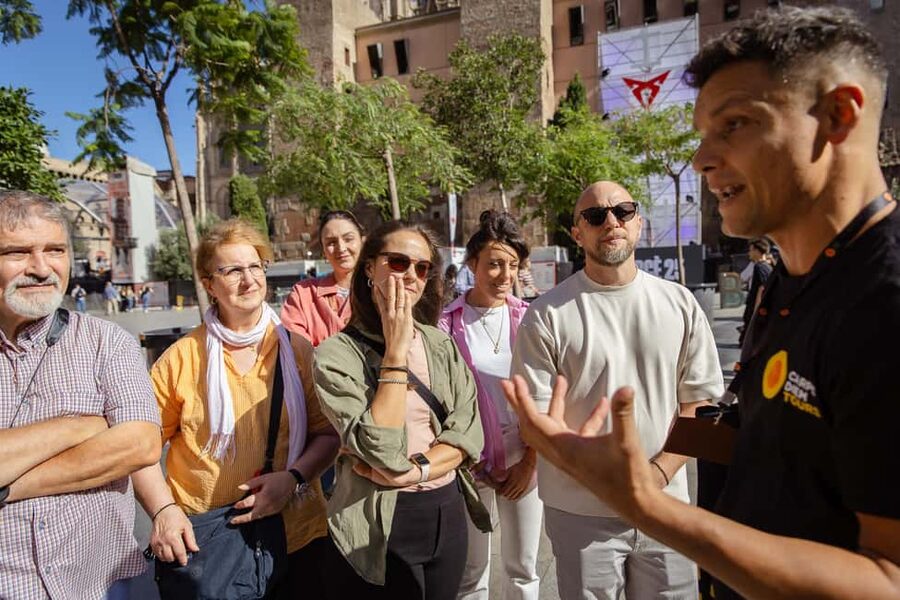 Barcelona: City Walking Tour with Local Guide - Price and Time: Is $25 Good Value for Barcelona?
