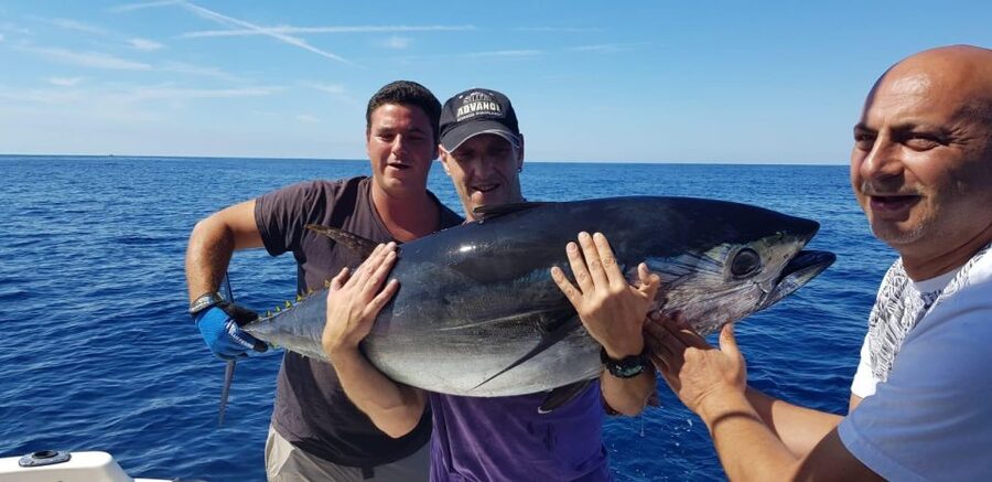 Barcelona: Coastal Fishing Trip - Your 4-hour fishing rhythm on the water