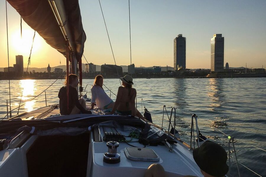 Barcelona: Coastline Boat Trip with Snacks and Cava - Practical Tips Before You Go (So It Feels Effortless)
