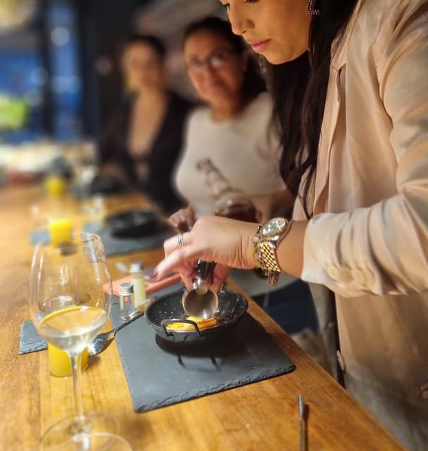Barcelona: Cocktail Class Workshop - Make Shake Cook & Paint - Meet Jon, the host style, and why the class feels social