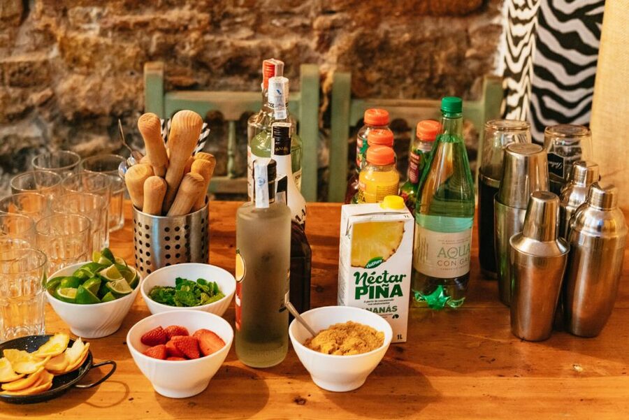 Barcelona: Cocktail Master Class by Mixologist with Tapas - How the Tapas Fit Into the Cocktail Lesson