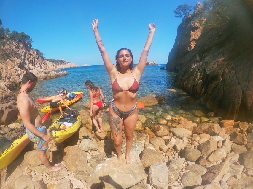 Barcelona: Costa Brava Kayak and Snorkel Tour with Lunch - Snorkeling time in clear water: what you should expect to see
