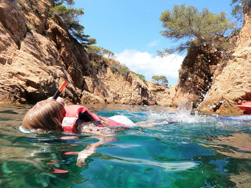 Barcelona: Costa Brava Kayak and Snorkel Tour with Lunch - From Arc de Triomf to S’Agaró: the morning logistics that matter