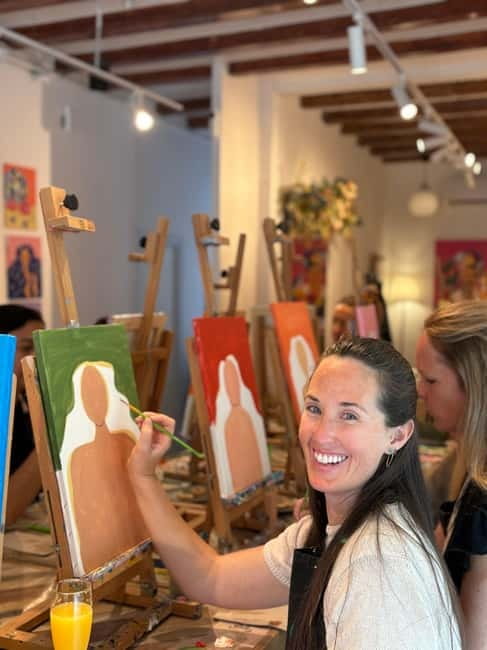Barcelona: Create your own souvenir! Wine, Paint and Music! - Your 2.5 to 3 Hour Studio Flow (Wine, Music, Then Paint)