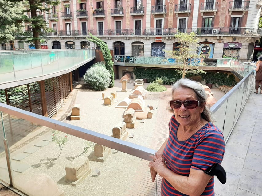 Barcelona: Curious Legends and Traditions of Old Town Tour - MUHBA Via Sepulcral Romana: Roman Burial Ground, Told Like a Story