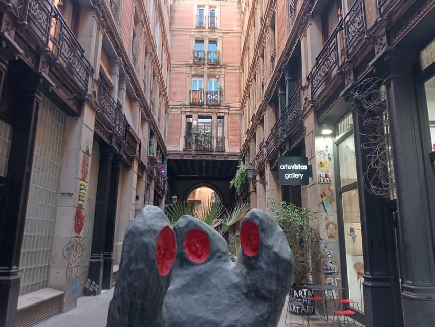 Barcelona: Curious Legends and Traditions of Old Town Tour - Bishop’s Bridge: The Kind of Place You Would Walk Past