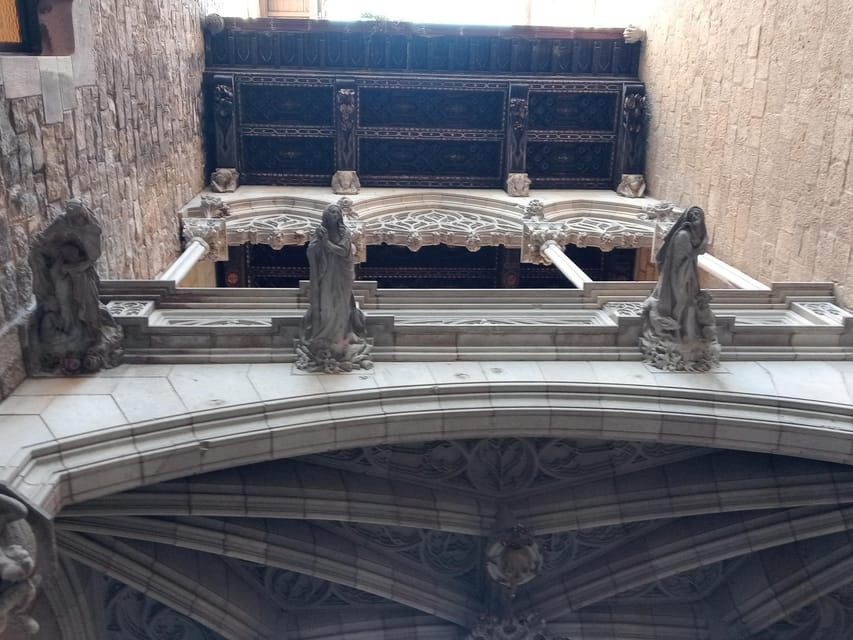 Barcelona: Curious Legends and Traditions of Old Town Tour - The Dark Chapters and the Lucky Charms: 20 Stories That Do the Heavy Lifting