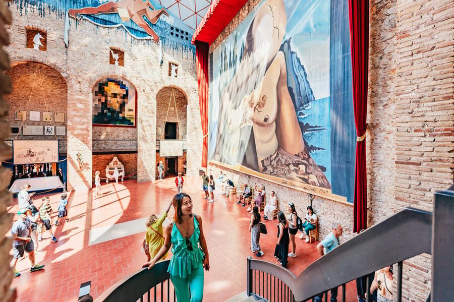 Barcelona: Dali Museum, House and Cadaques Guided Tour - Figueres and the Dalí Museum: not your usual art gallery