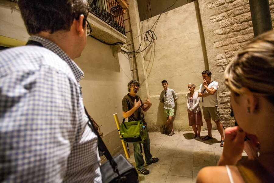 Barcelona: Dark History Night Walking Tour - How the Tour Uses Projection and Headsets to Keep the Story Clear