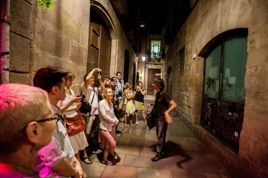 Barcelona: Dark History Night Walking Tour - Forgotten Cemeteries and Sites Tied to Executions
