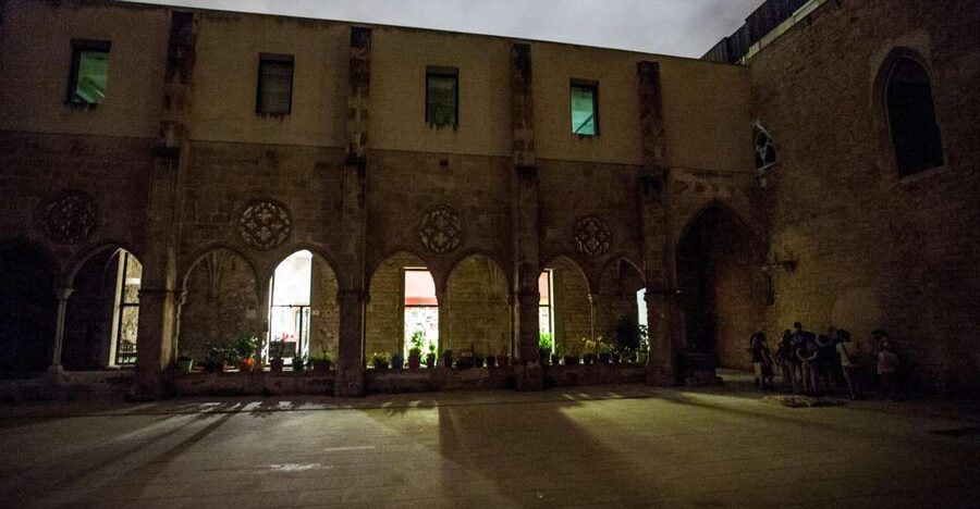 Barcelona: Dark History Night Walking Tour - A Real History Tour, With Inquisition Themes and No Jump-Scares