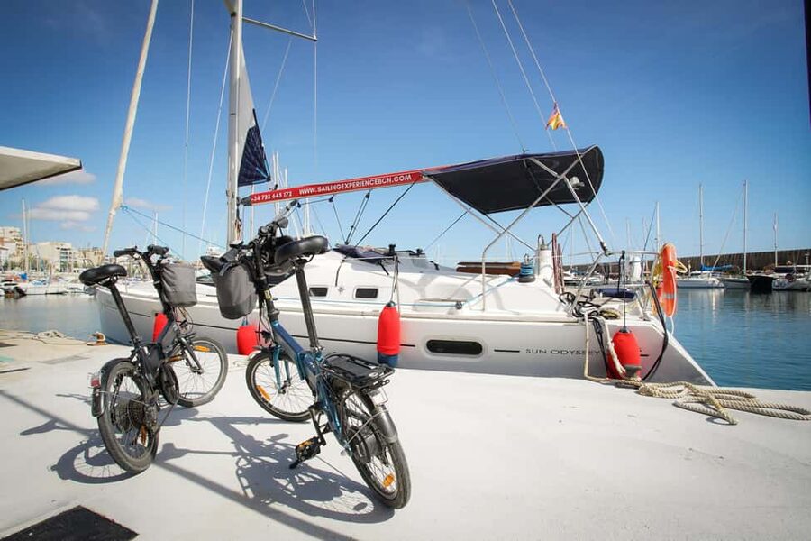 Barcelona: E-Bike, Cable Car, and Sailing Tour - The first 1.5 hours: an e-bike loop built around major sights