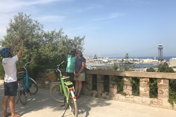 Barcelona E-Bike Guided Tour with Montjuic Hill - The Magic Fountain stop and photo timing when streets get crowded