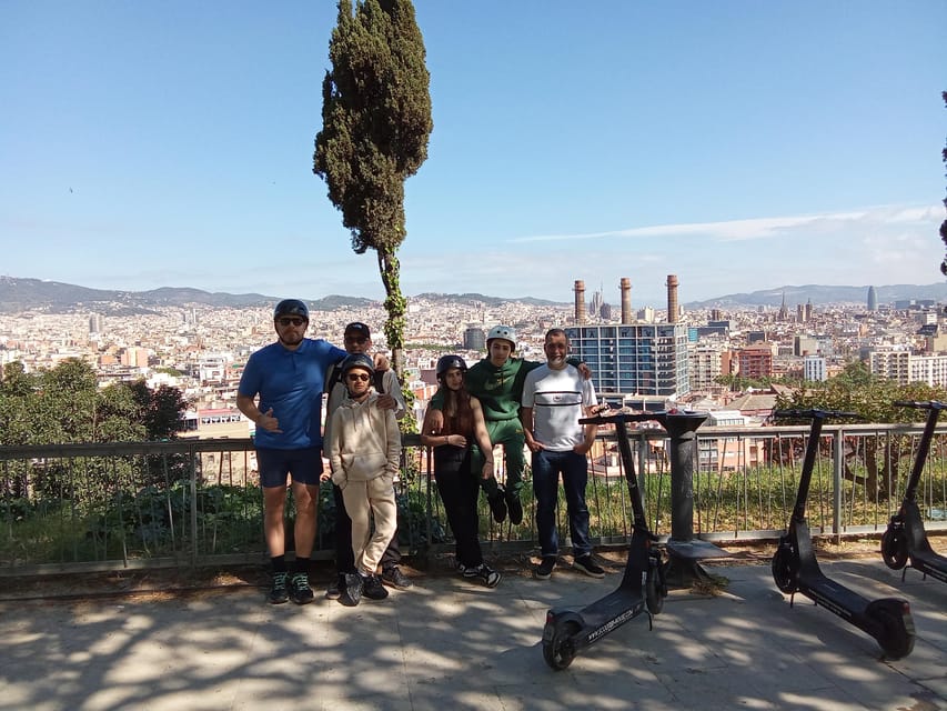 Barcelona: e-scooter and Bike tour - El Cap de Barcelona and Columbus Monument: your first photo wins