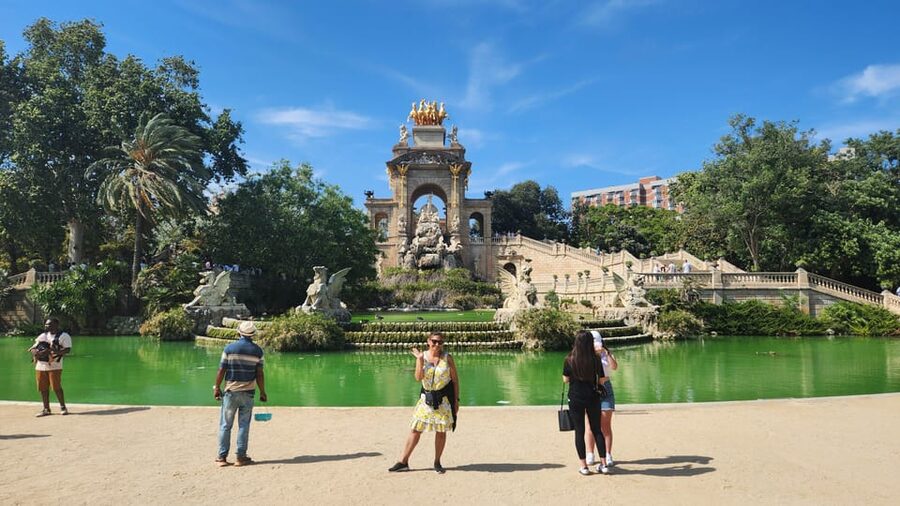 Barcelona: e-scooter and Bike tour - Vila Olímpica and the Olympic port area: a waterfront change of pace