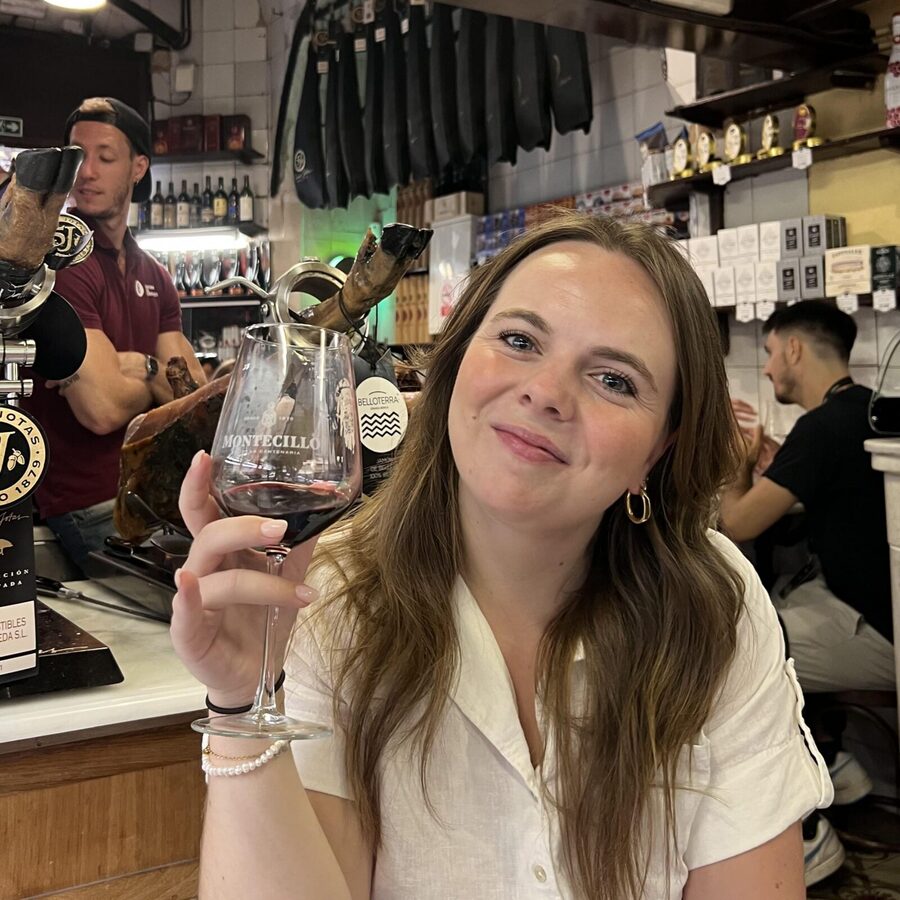Barcelona: El Born and Gothic Quarter Wine & Tapas Bar Tour - What you really eat and drink: 4 bars, 9 tastings, 4 wines