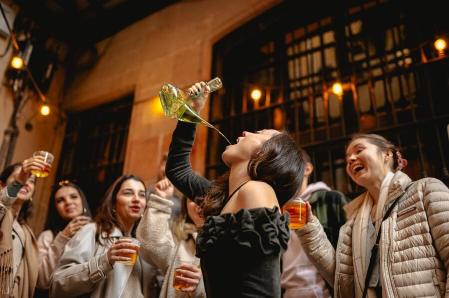 Barcelona: El Born Food Walking Tour with Tapas and Drinks - Why El Born and the Gothic Quarter Work So Well for Tapas