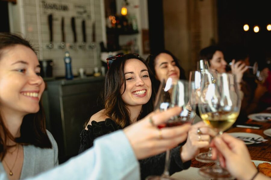Barcelona: El Born Food Walking Tour with Tapas and Drinks - Drinks Included: Vermouth, Cava, and How to Choose