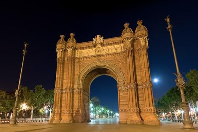 Barcelona: El Born Ghost Walking Tour. - Starting Under Arc de Triomf: The Right Night Vibe