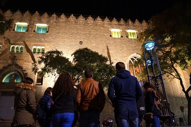Barcelona: El Born Ghost Walking Tour - What you actually see: Arc de Triomf, Plaça de Sant Pere, and the route toward El Born