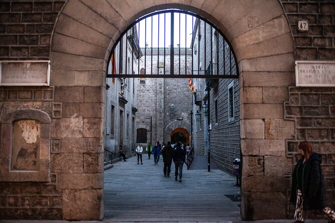 Barcelona El Raval Dark History Walking Tour - Starting Point: Sant Pere Nolasc Mercedaris and Pl. de Castella