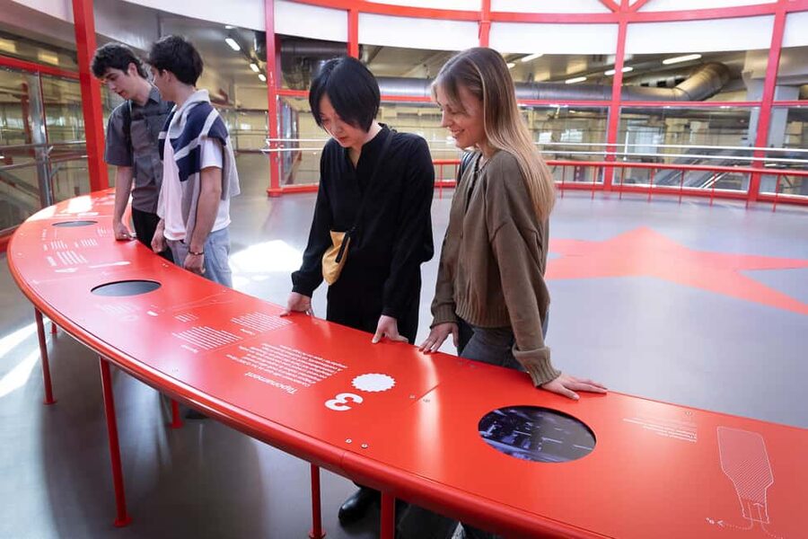 Barcelona: Estrella Damm Brewery Guided Tour with Tasting - Getting there from Barcelona: what to expect around Plaça dEspanya