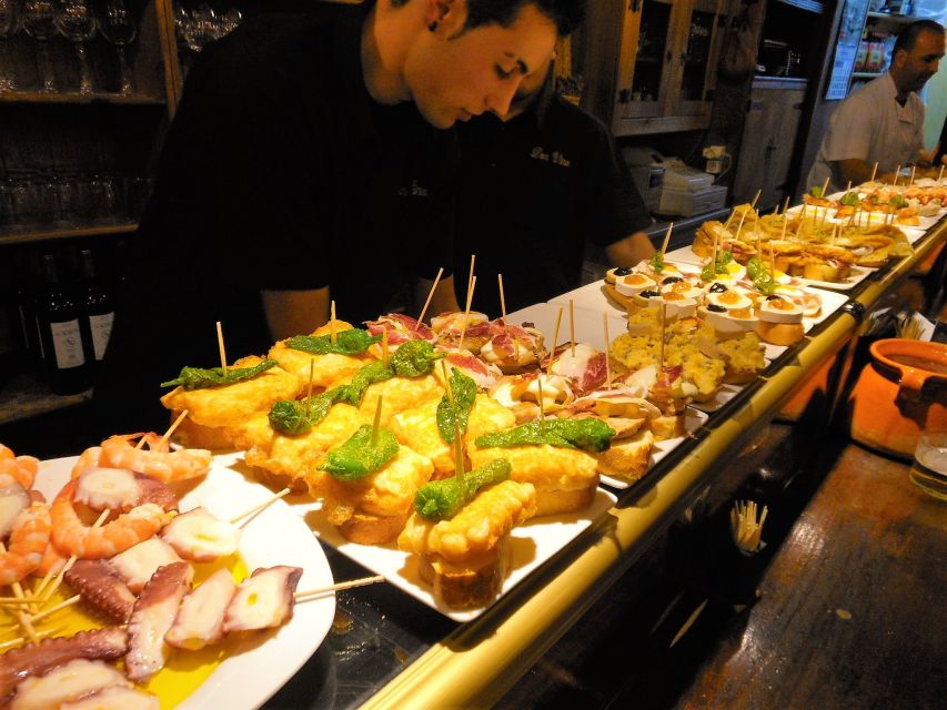 Barcelona: Evening Walking Tour in the Gaudi Area with Tapas - Key things to know before you go