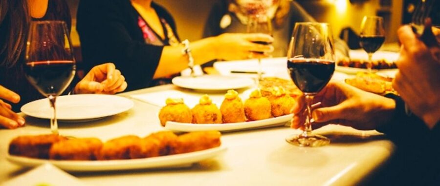 Barcelona: Evening Walking Tour in the Gaudi Area with Tapas - Price and value: what $100 buys you in the real world