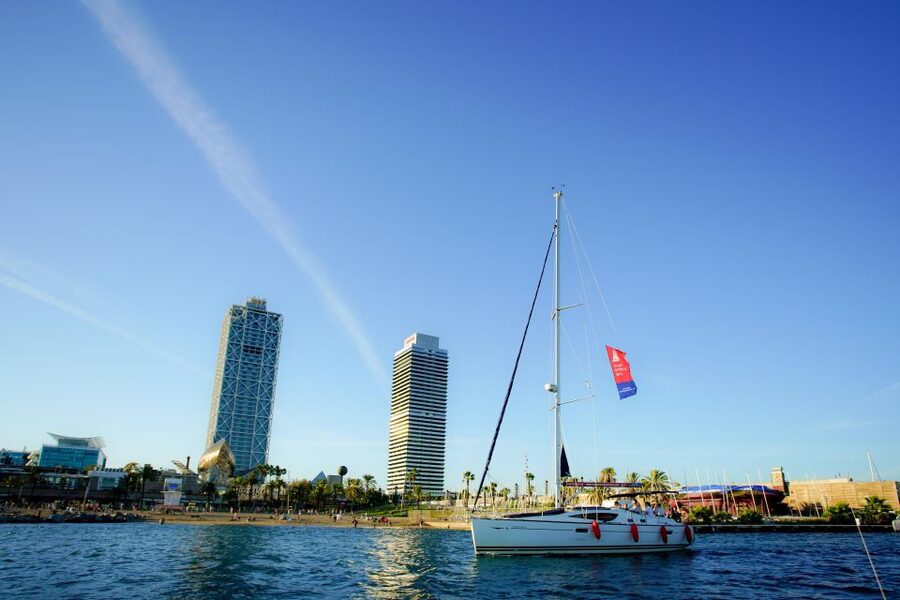 Barcelona: Exclusive 6-Hour Sailing Experience - Montserrat by train, with history and culture on the same day