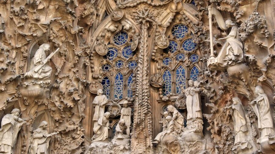 Barcelona: Exclusive Sagrada Familia Private Guided Tour - Your private guide: where the experience gets personal