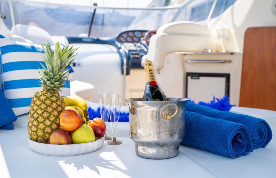 Barcelona: Exclusive Yatch tour with Drinks and Snacks - Sights From the Water, Including Barceloneta and Major Landmarks
