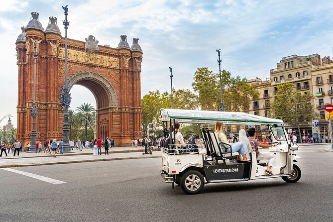 Barcelona Expert Plus Tour with Local Guide in Eco Tuk Tuk Private - Key things to know before you ride