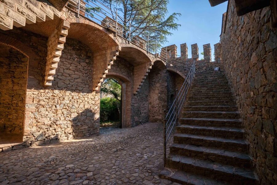 Barcelona: Exploring Gaudí's Hidden Gem, Bellesguard Tower - Torre Bellesguard: Gaudí’s personal work, not the crowded circuit